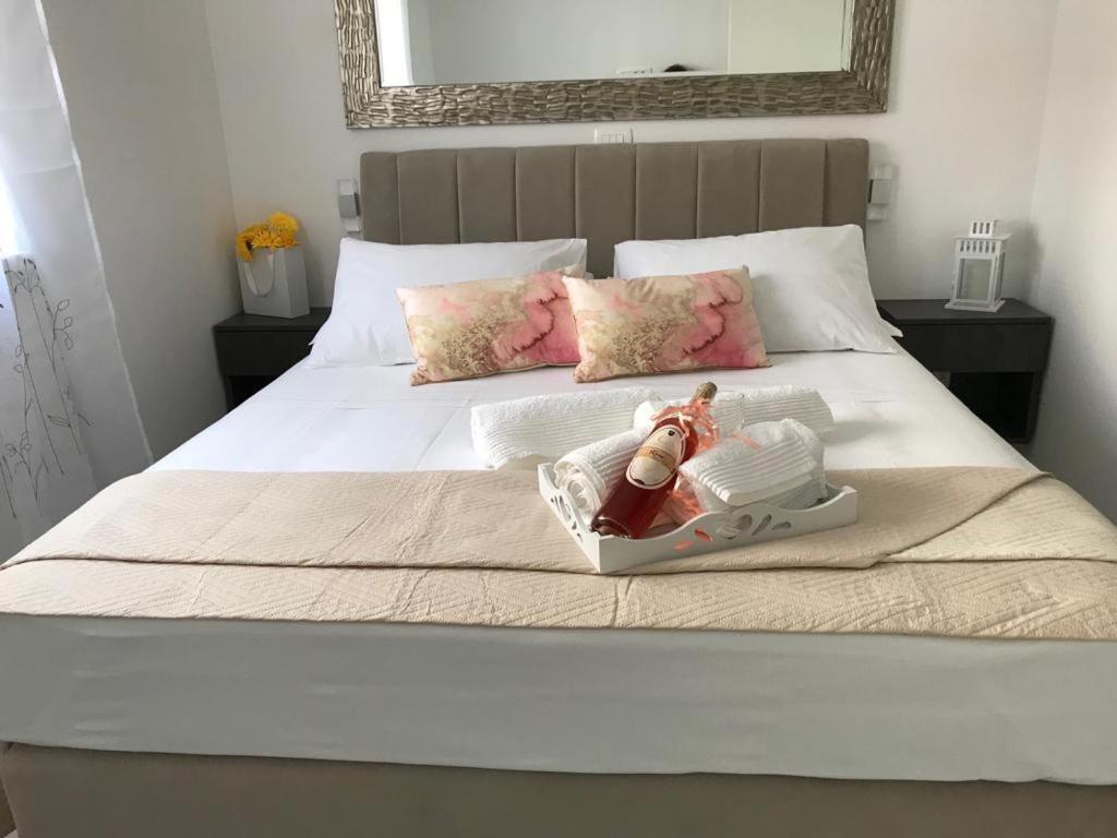 Hedonist-Luxury 2 Bedroom Apartment With Private Hot Tub, Garden And Free Parking Trogir Bagian luar foto